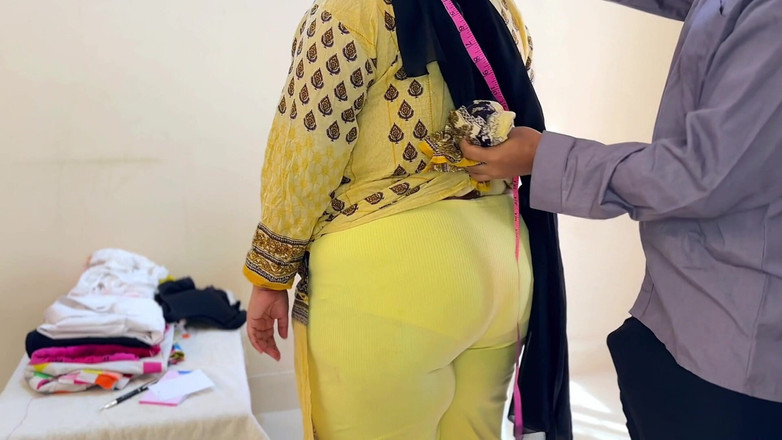 Aria Mia: Krejčí mě šuká, když k němu jdu, abych si udělala nové šaty!