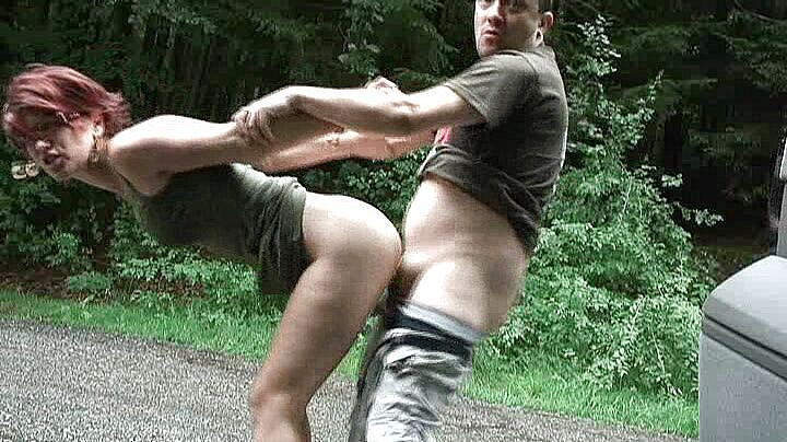 Popp Sylvie: 야외 섹스 데이트하는 Popp Sylvie