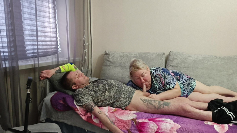 Zona901: Sąsiad robi głębokie obciąganie, aby uzyskać część gorącej spermy w...