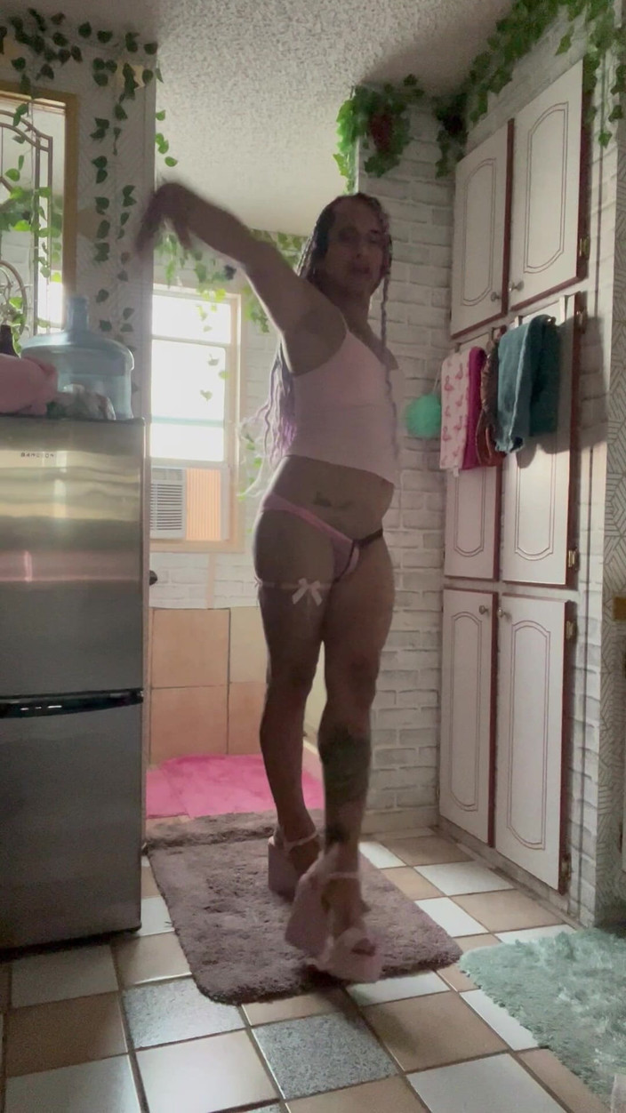 TSJade95: アイハートボーイズストリップショー