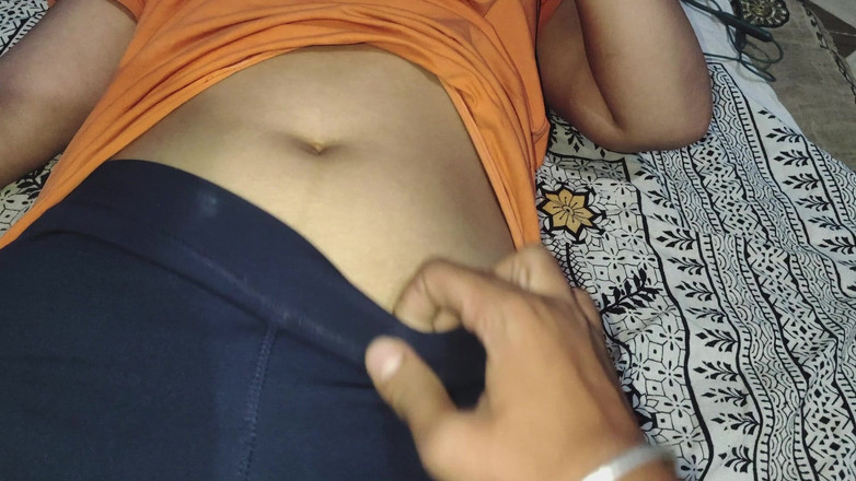 Desigirl37: Desi college girls ama bagnarsi le loro fighe arrapate e...