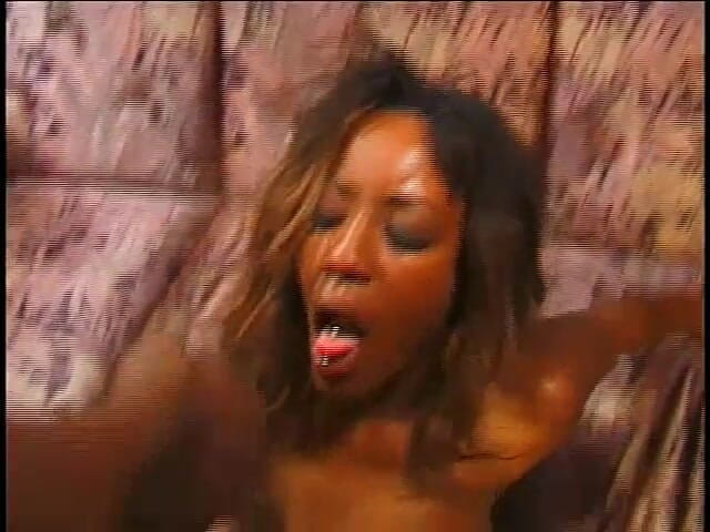 The Dark Side X: Futai negru pe negru pentru o pizdă drăguță și sălbatică de...