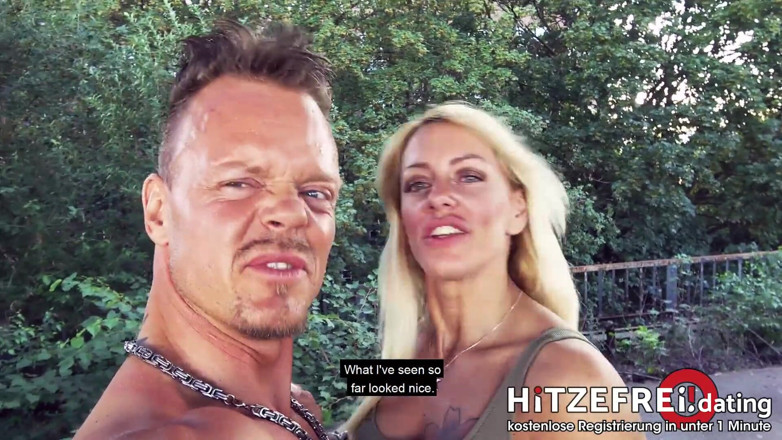 Hitzefrei: Munig FitXXXSandy knullad utomhus i galnaste positioner!
