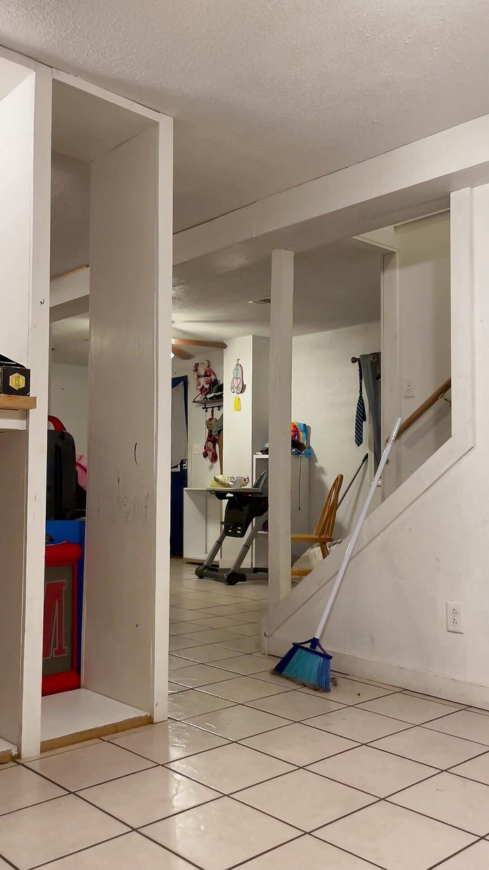 July: Dicke freche ehefrau putzt im bikini