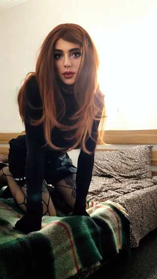 Sonechka25: Seductive Redhead Slut Cums From Anal with Locked Clit