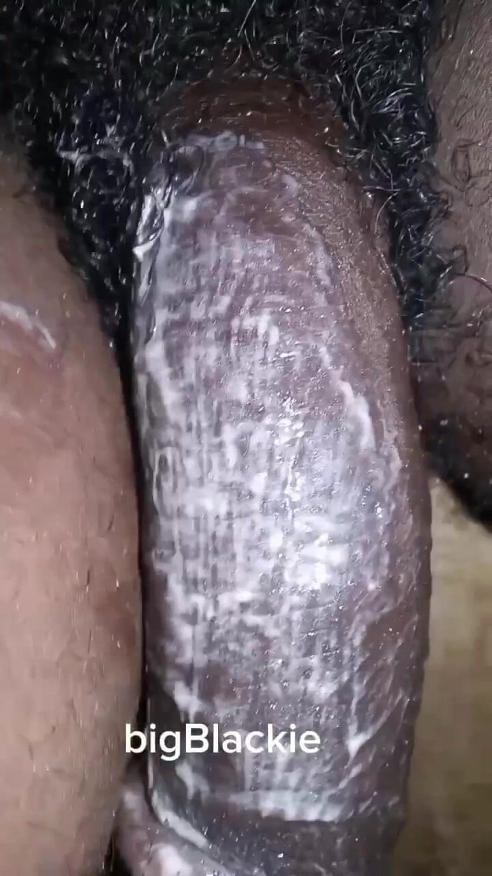 bigBlackie699: 19-jarige jongen met een grote zwarte lul