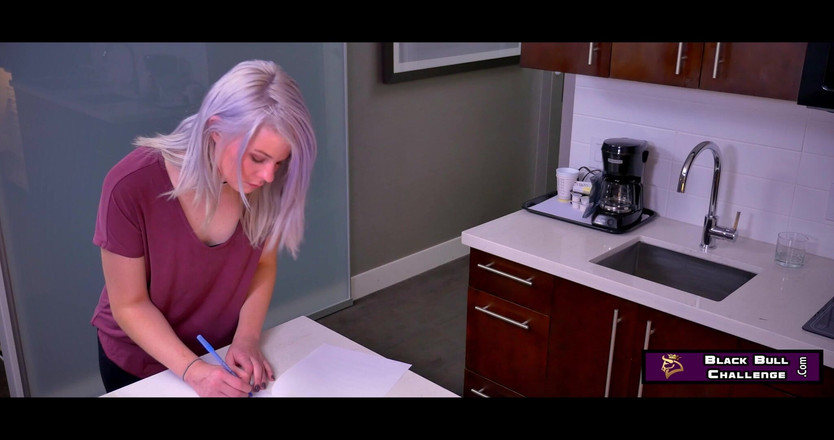 Black bull challenge: कामुक कनाडाई लड़की emma Price अंतरजातीय साक्षात्कार