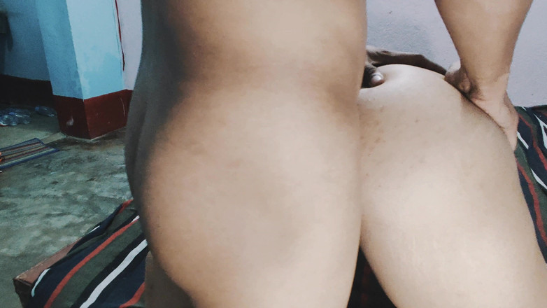 Soniya1997: Bhabhi seksi dikongkek dalam top bertempoh