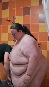 SSBBW Gets Into Tight Swim Wear