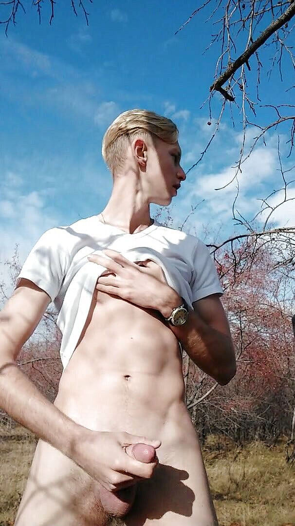 Dick Boys Studio: Хлопця спіймали на дрочці в парку