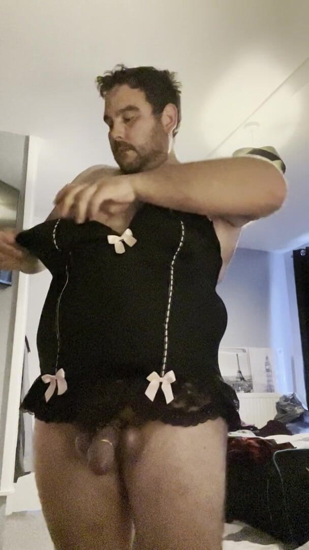 Shaun Cbt: Une bite et des couilles se violett en bondage avec...