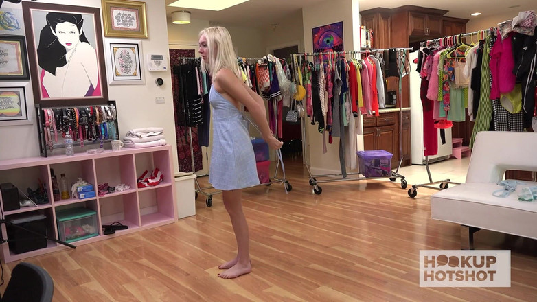 HookUp HotShot-BTS: Bts - utangaç Chloe Temple Bryan Gozzling'in sert seksi için azgın!