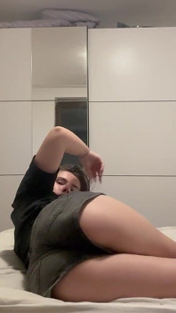 Farting While Shaking My Booty