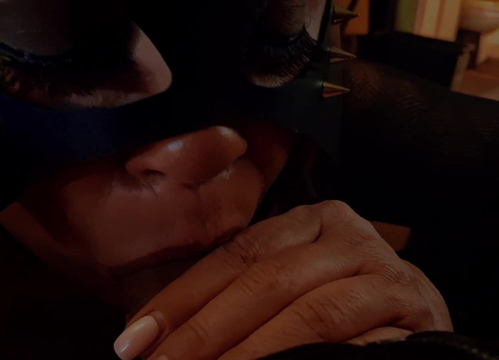 Miss Midnight X: Ты не должен наблюдать за этим