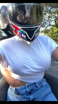 J’ai Ramassé Un Client De Didi Sans Soutien-gorge Et Il M’a Fait Courir Dans Ma Culotte