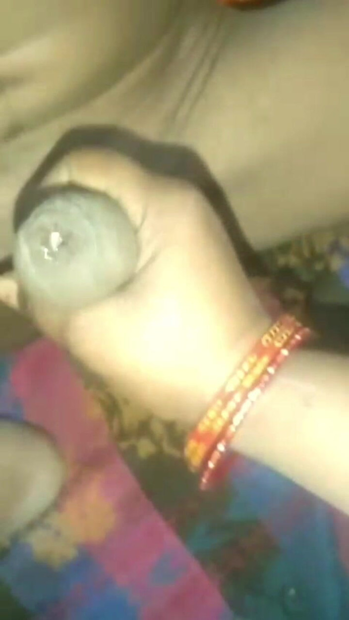 Rakhi3e: 밤에 혼자 남겨주기