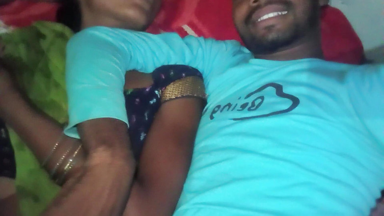 Premi pooja: India caliente xxx video.