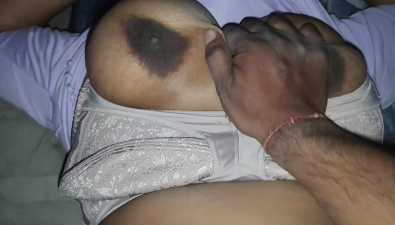 Niharika Thakur: 임신한 통통한 이웃 선교사 하드코어 섹스