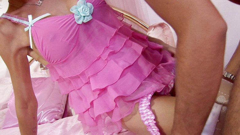 2 Girls 1 Guy: Bu sürtükler sikiş tarihleri de dahil olmak üzere her şeyi paylaşıyor