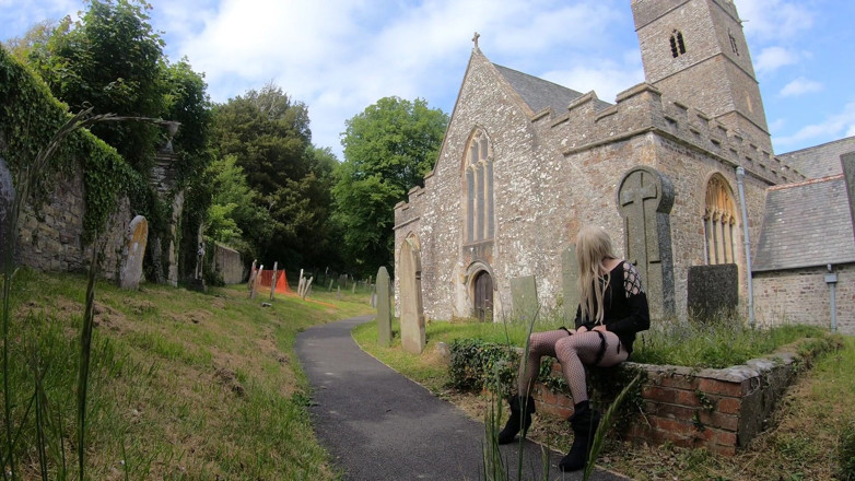 The Midnight Minx: Caminhada na Igreja de Minxy