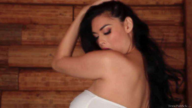 Tera Patrick: Tera Patrick hot strip tease