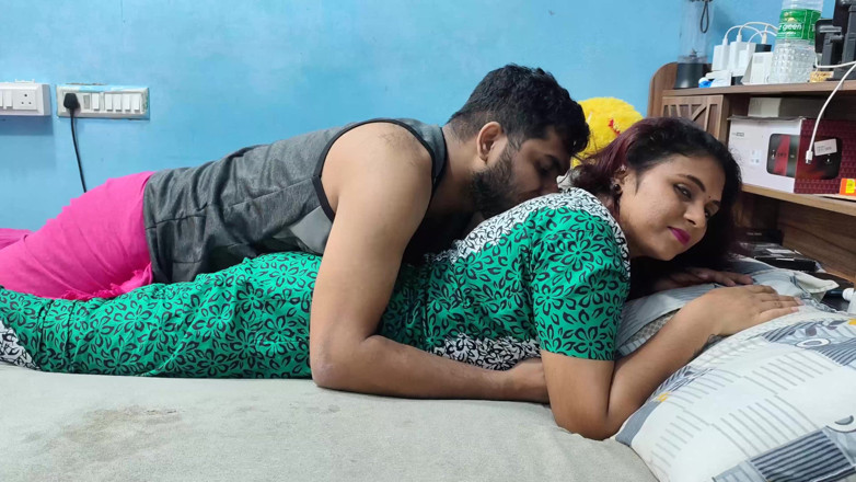 Vaigavarun45: Mallu เมียสุดฮอตจูบตูดโรแมนติกโดยผัว