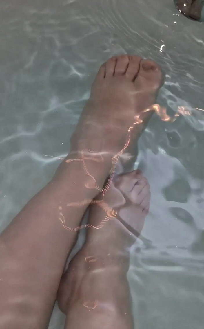 Tina Angel: バースで私と一緒になりませんか?