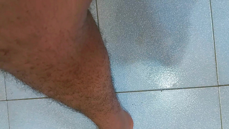 rahuman: モーニング・ウッド・ソロ・ジャーク - 欲求不満のタミル人男性が4Kで爆発!