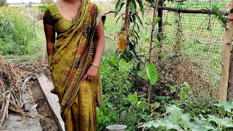 Sexy Komal: Il dolce maestro sta arrivando forse si veste rapidamente e...