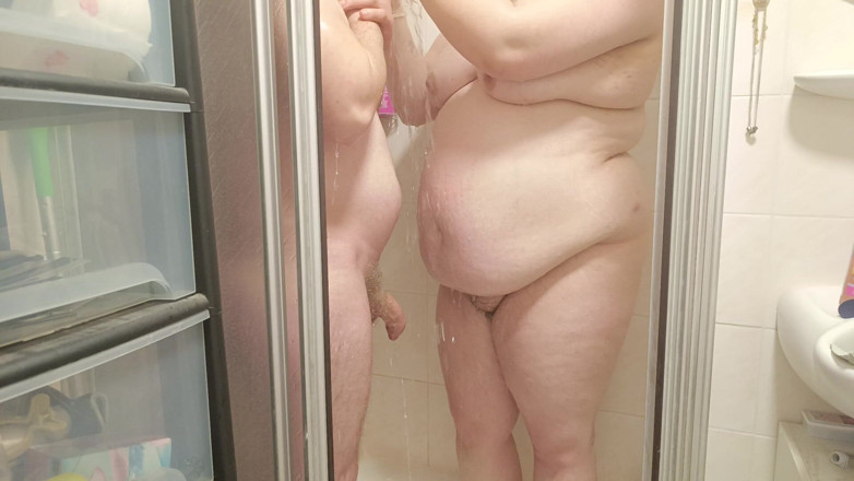 Jonas1996: Discreet Affair Between Stepsister and Stepbrother, Both Shower Together