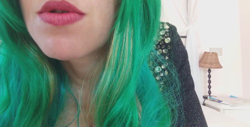 savannahamatoriale: My Stepmom Chantal Woke up Very Wet... She Wants to...