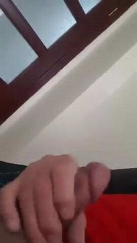 Horny Inn: Turkish Stepdaddy masturbate