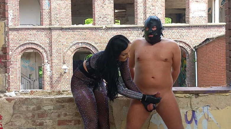 Lady Luciana Di Domizio: Prinsă și deviată