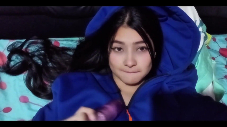 Studiotony: Sexy chůva čeká na můj penis