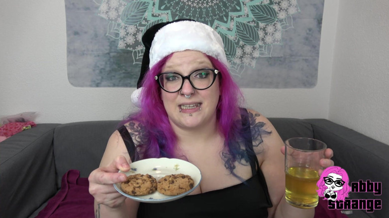 Abby Strange: Mrs Claus Brings Piss and Cookies