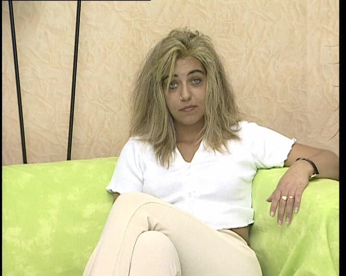 YOUR FIRST PORN: Geile Sadia Wichst Am Besten Vormittag - 아침에 자위하는 발정난 사디아