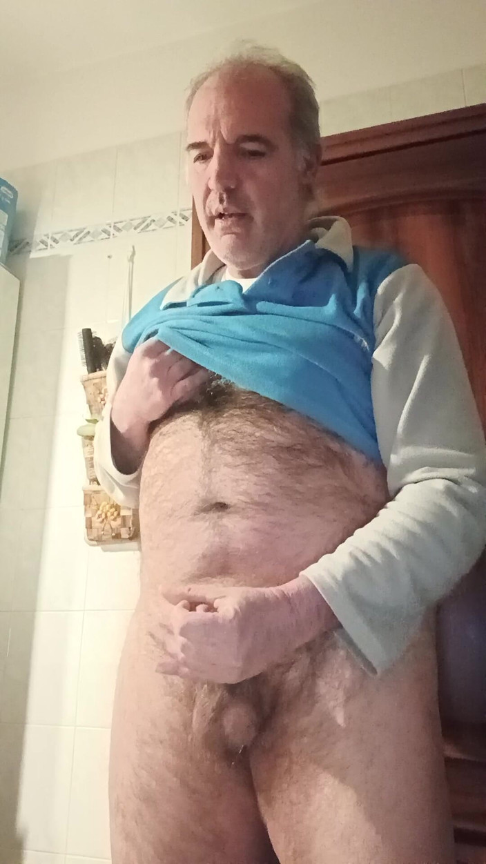 Setesesso7: A Wank in My Bathroom Before Going to Sleep!