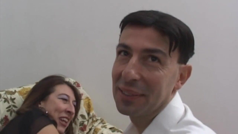 Milf in Love: Hässliche italienische milf liebt es, schwanz in den arsch zu...