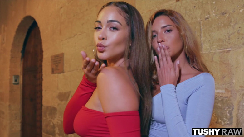 Tushyraw: Tushyraw prachtige hotties hebben een gek anaal trio