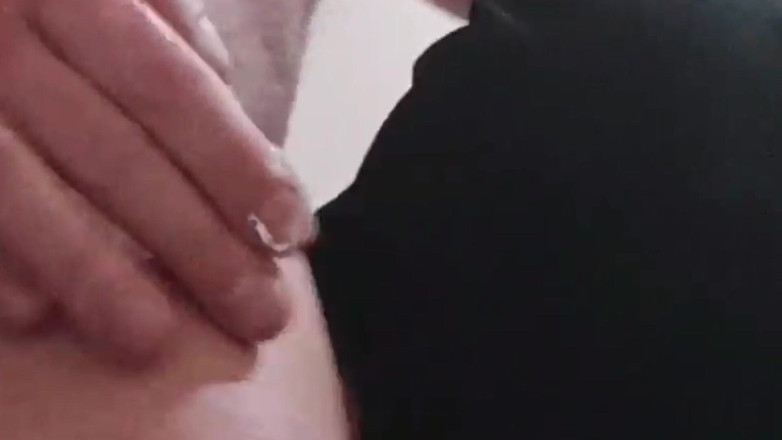 LauraOnHeels: MILF ağzına bir penis alıyor ve iyi bir boşalma atışı...