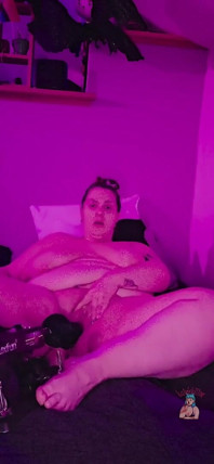 BBW Spreads Her Pussy for Her Machine