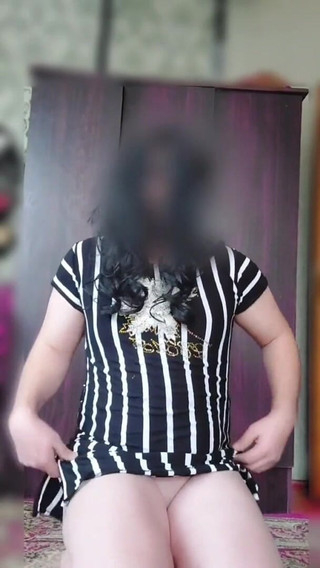 Kitty_Cross: Kleid ausgezogen, heißer dicker hintern, sexy ladyboy, großer natürlicher arsch,...