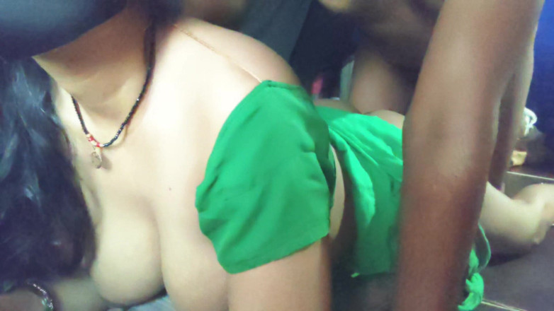 Hotpooja86900: Dlužník mě pevně vymrbal.