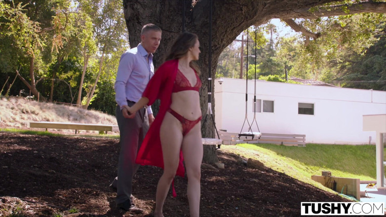 Tushy: Tushy tori black ने अपने जीवन का सबसे तीव्र चुदाई किया