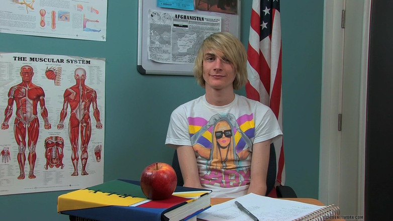 Teach Twinks: Gay Blond Twink Preston Andrews Memberikan Wawancara