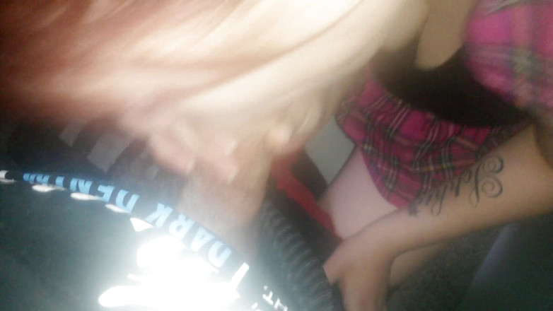 Caralia Deluxe: Nyepong kontol pacarku yang lagi sange pagi-pagi