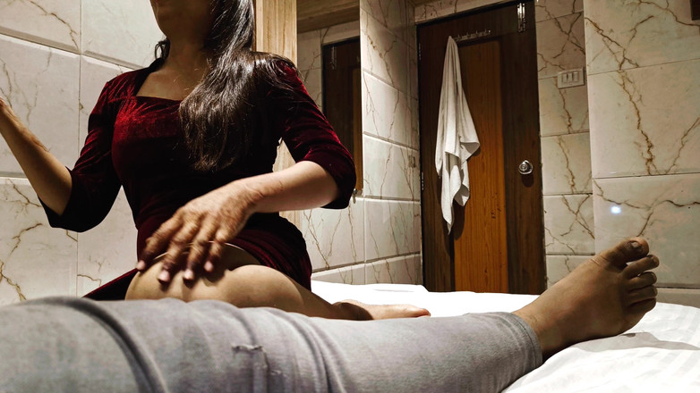 Riya0690: Індійську дівчину Рія покликали в готель на прослуховування