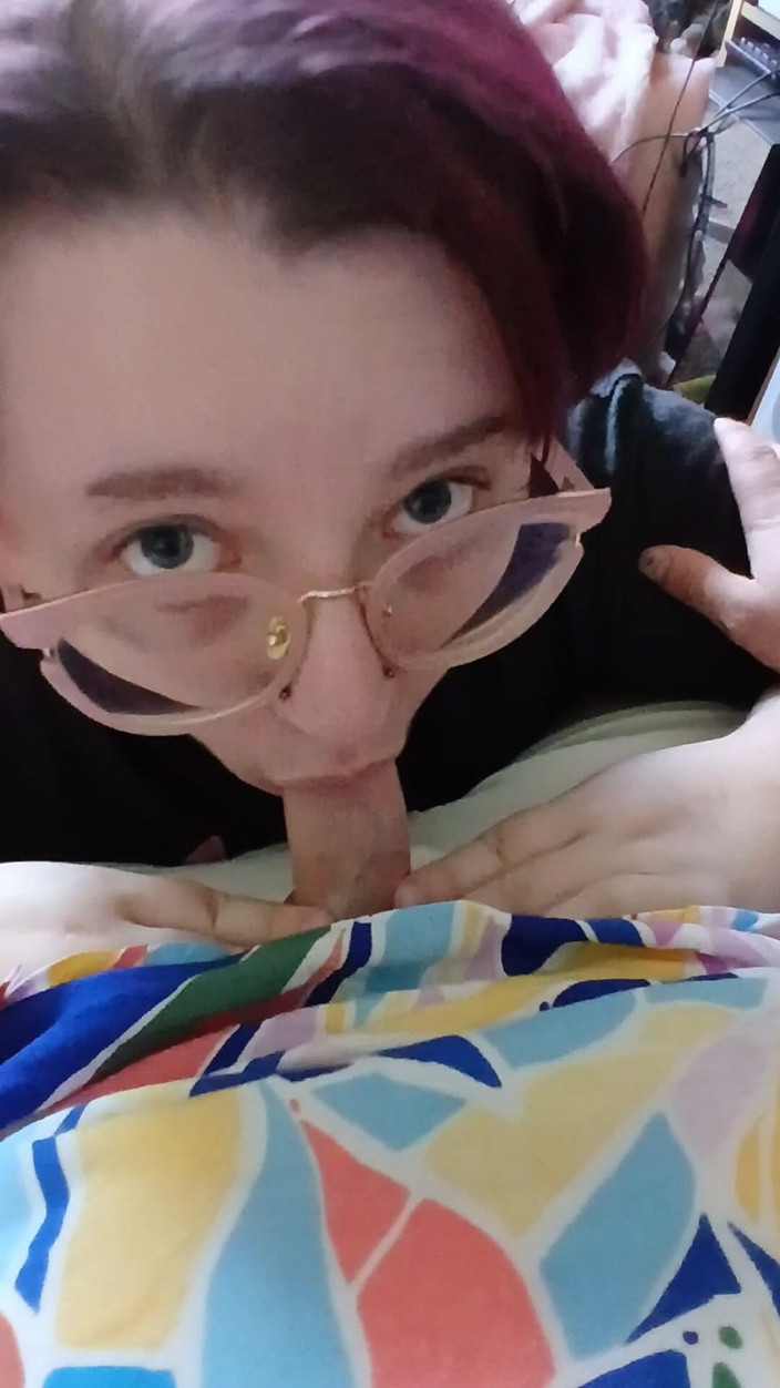 puppyrolls: Aku pengen banget nyepong kontolku!