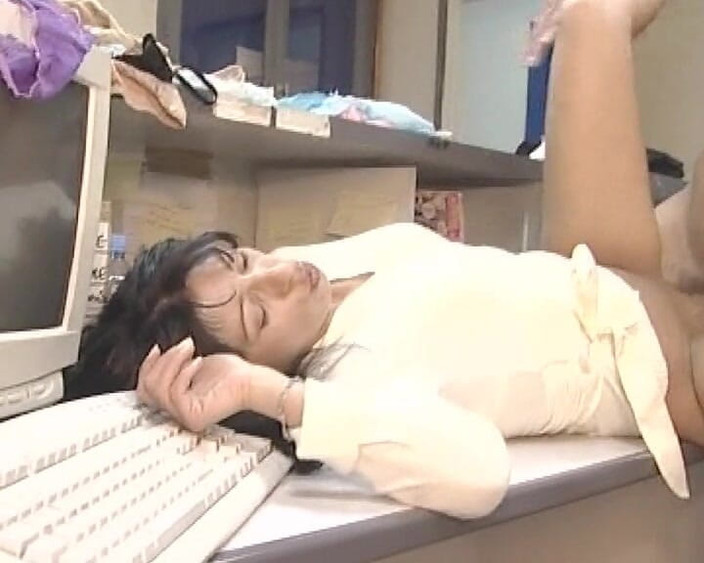 Planete Francaise: 21岁来自法国的肛交秘书在办公室里被狠操