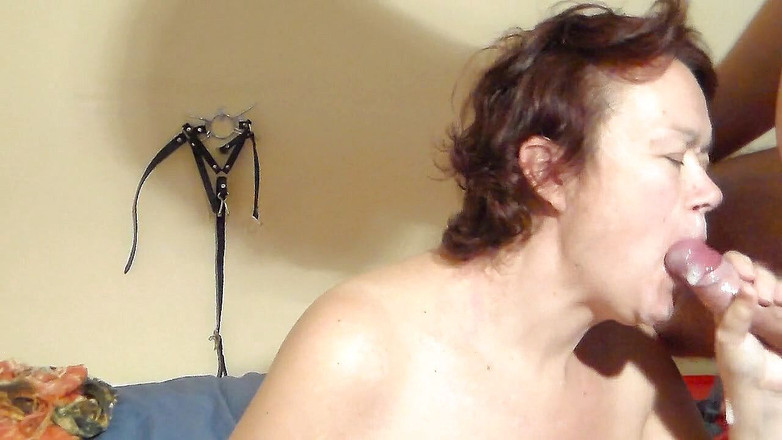 Sex hub couple: John, Jen'in ağzına büyük bir boşalma veriyor